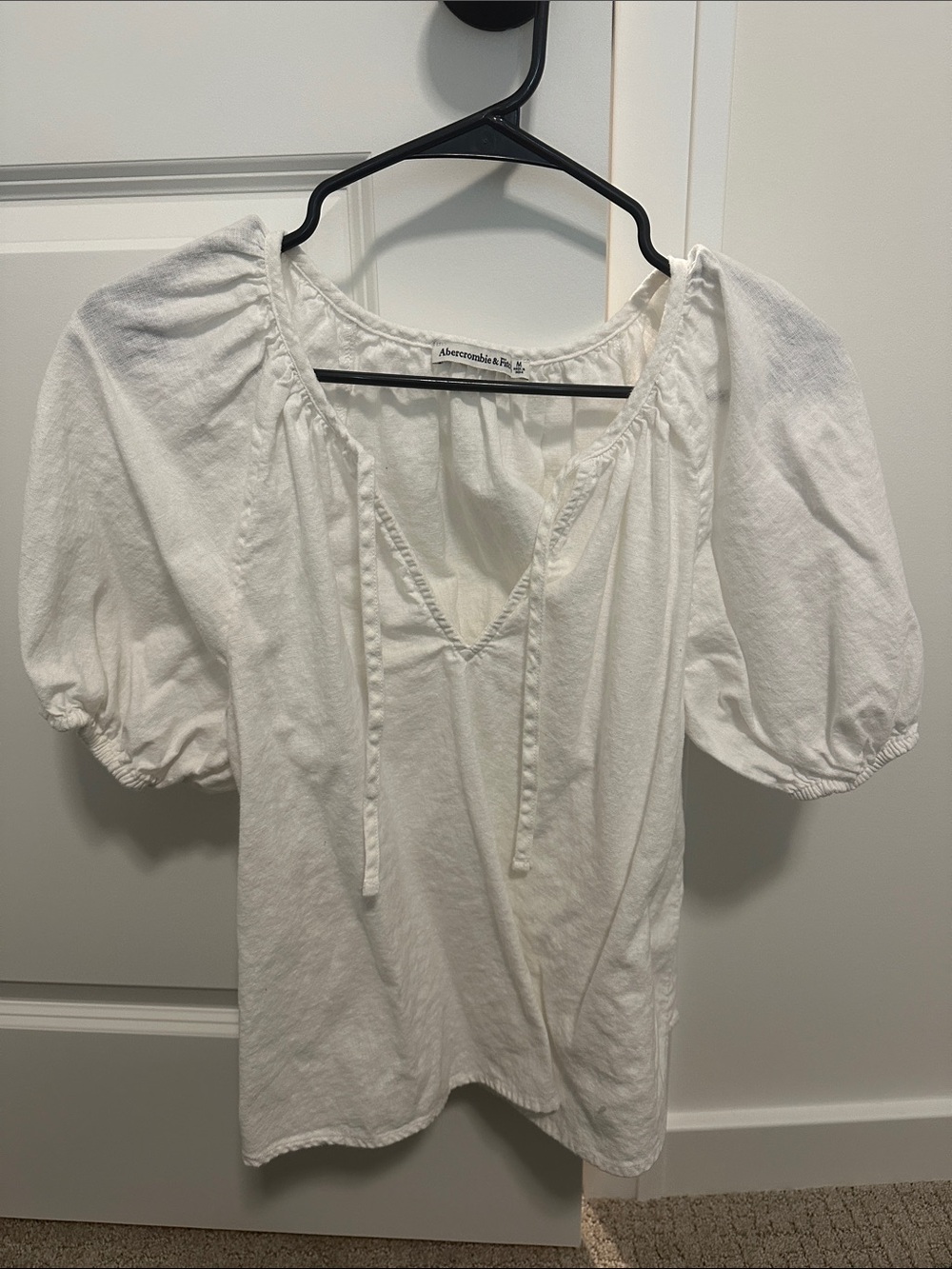 Abercrombie & Fitch White Linen V-Neck Puff Sleeve Top